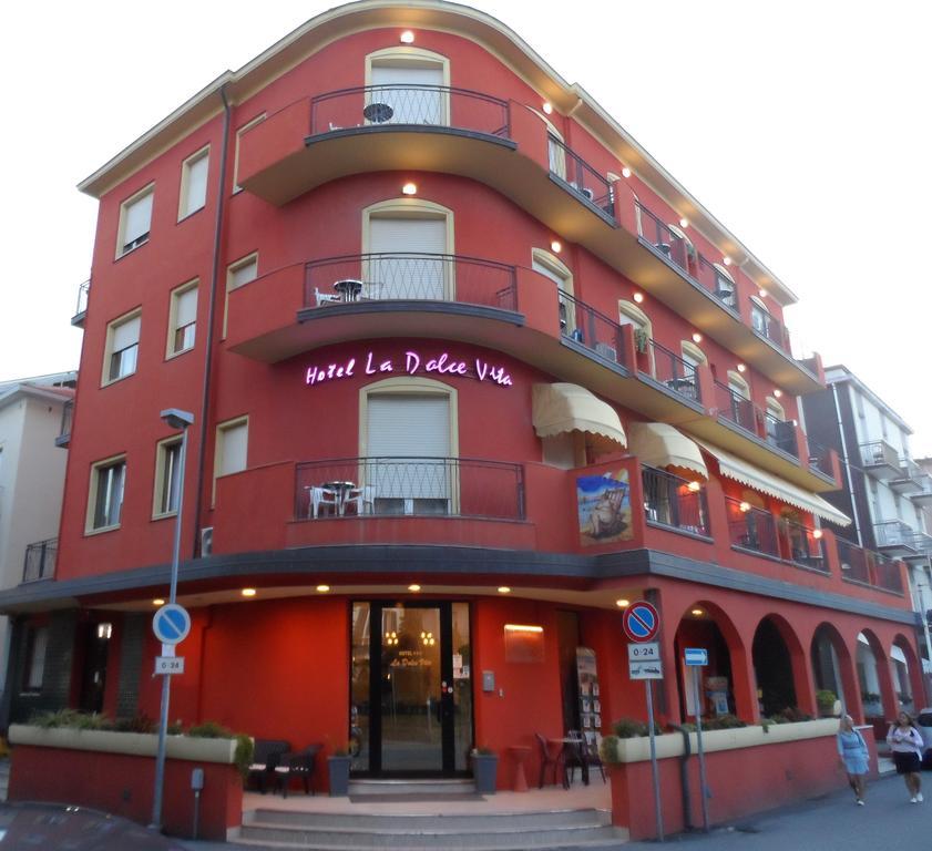 Hotel La Dolce Vita Rimini Eksteriør billede